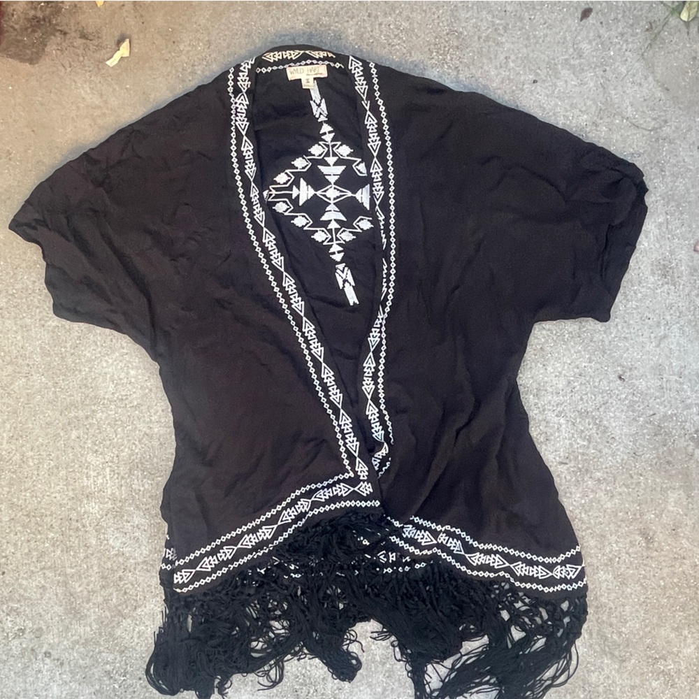 Chic Black and White Geometric Cardigan with Fringe